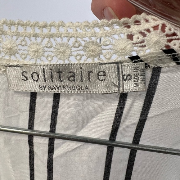 Great Condition Solitaire Striped Peplum Blouse with Lace Design - Picture 4 of 4